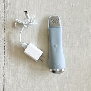 PMD Wave Pro 4-in-1 Pore Extractor, Infusing & Lifting Skin Care Tool